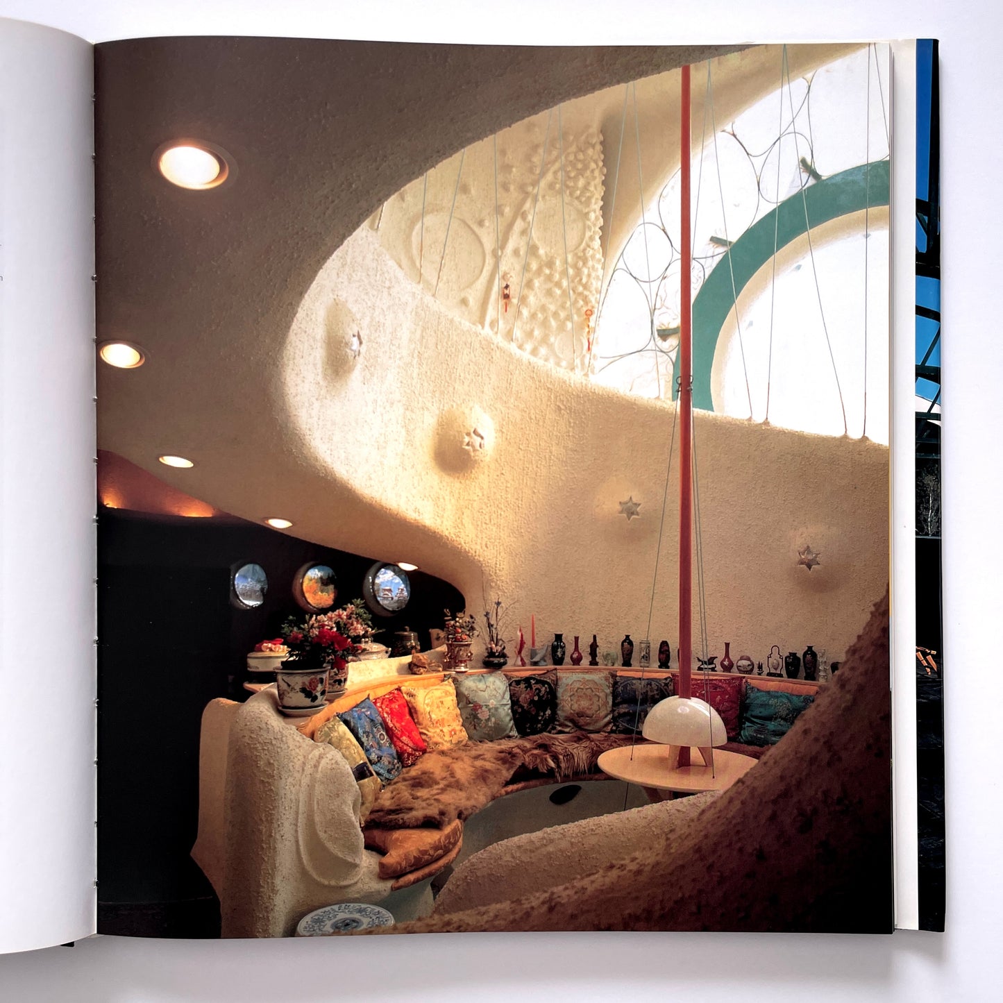 Hyperwest: American Residential Architecture on the Edge
