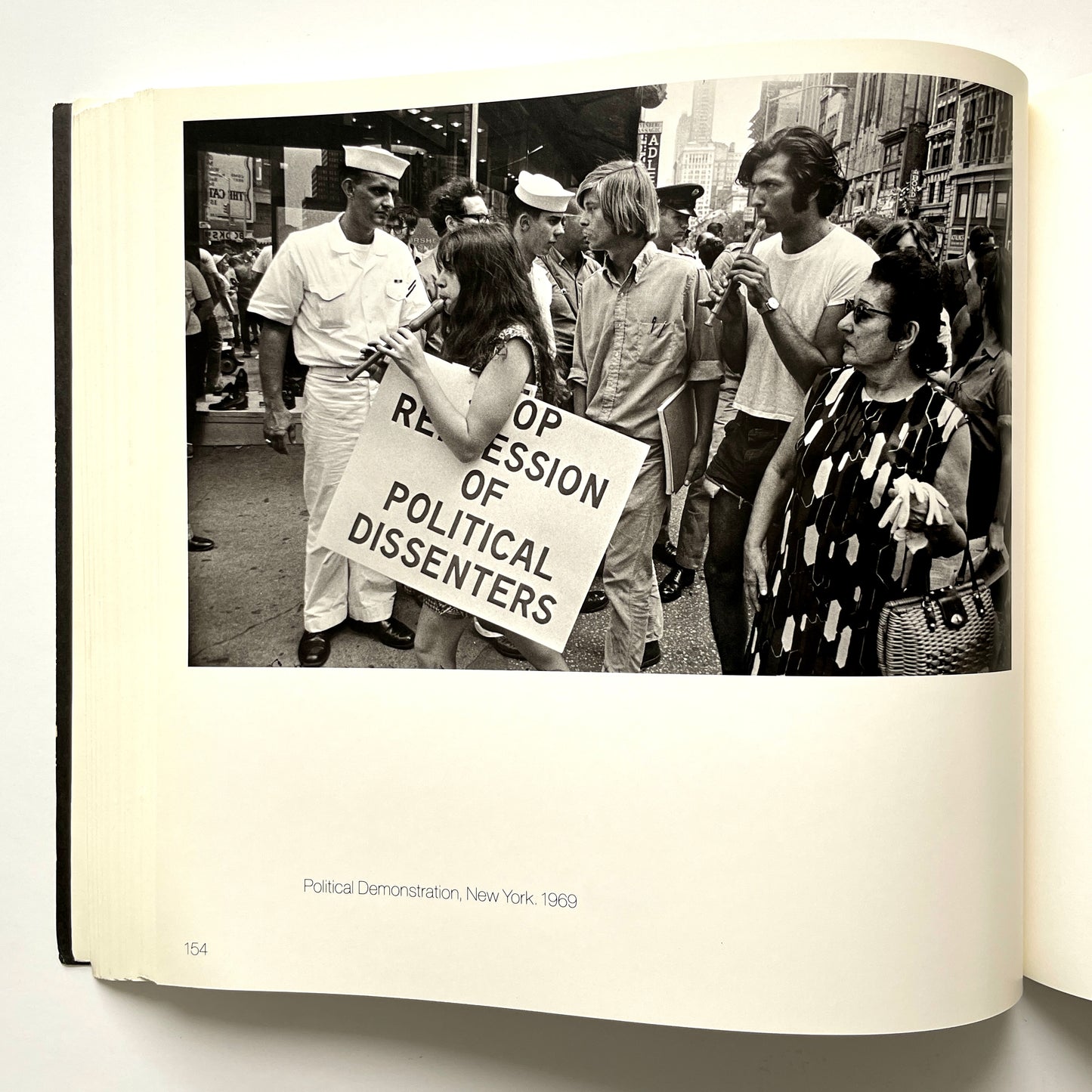 Garry Winogrand: Figments from the Real World