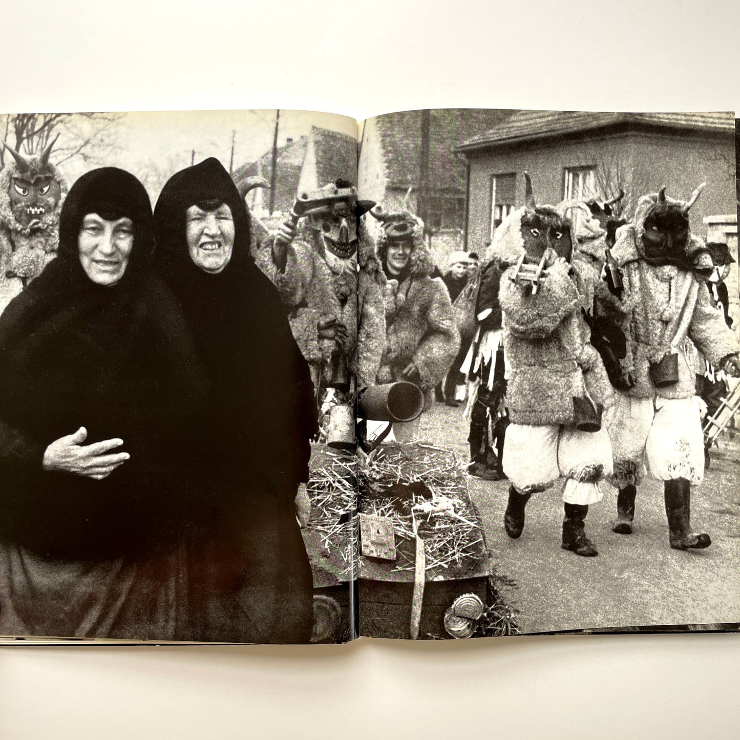 Heaven's Bridegroom: Hungarian Folk Customs
